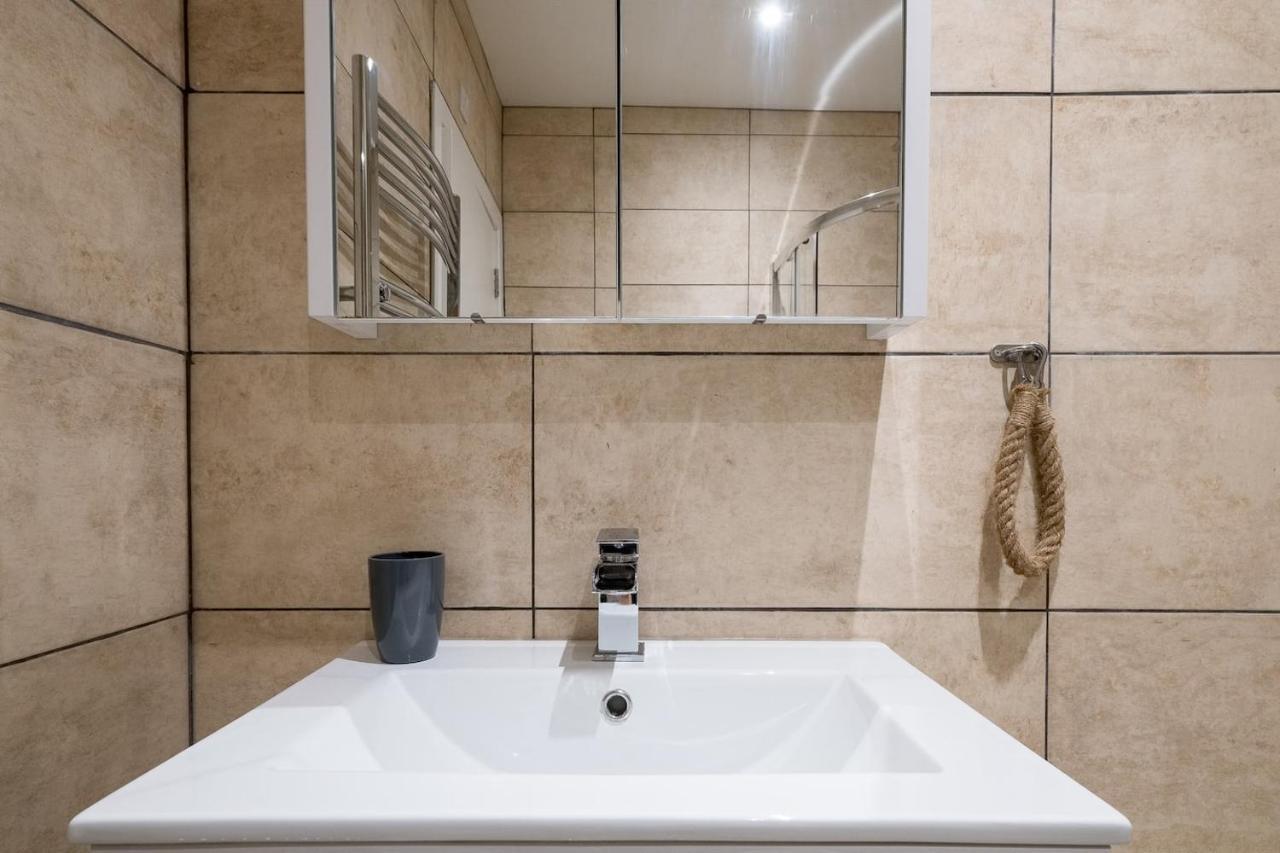 Modern Apartments With Sea Views, Steps From Brighton Beach & The Royal Pavilion Екстериор снимка