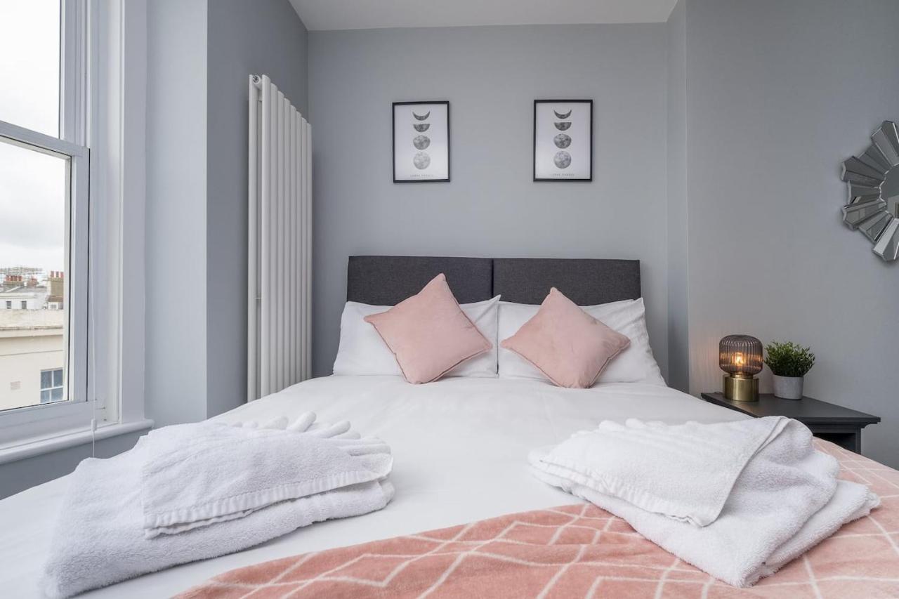 Modern Apartments With Sea Views, Steps From Brighton Beach & The Royal Pavilion Екстериор снимка